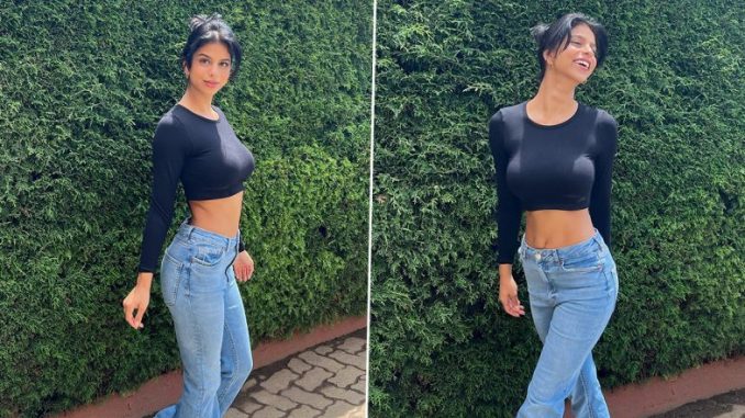 shahrukh-khans-daughter-showed-her-figure-in-tight-clothes